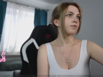WebCam for small_blondee